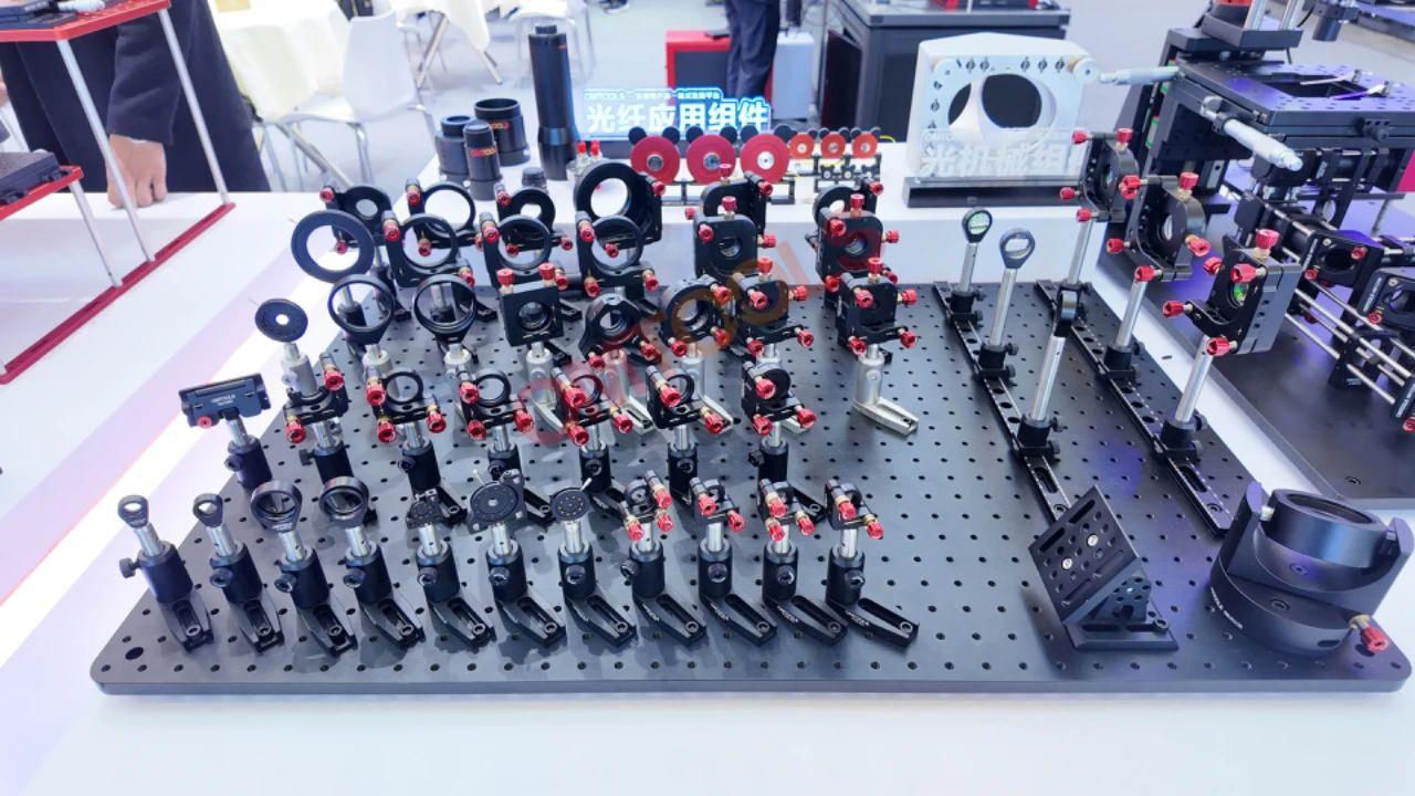 紅星楊科技亮相上海光博會首日，現場人氣爆棚！